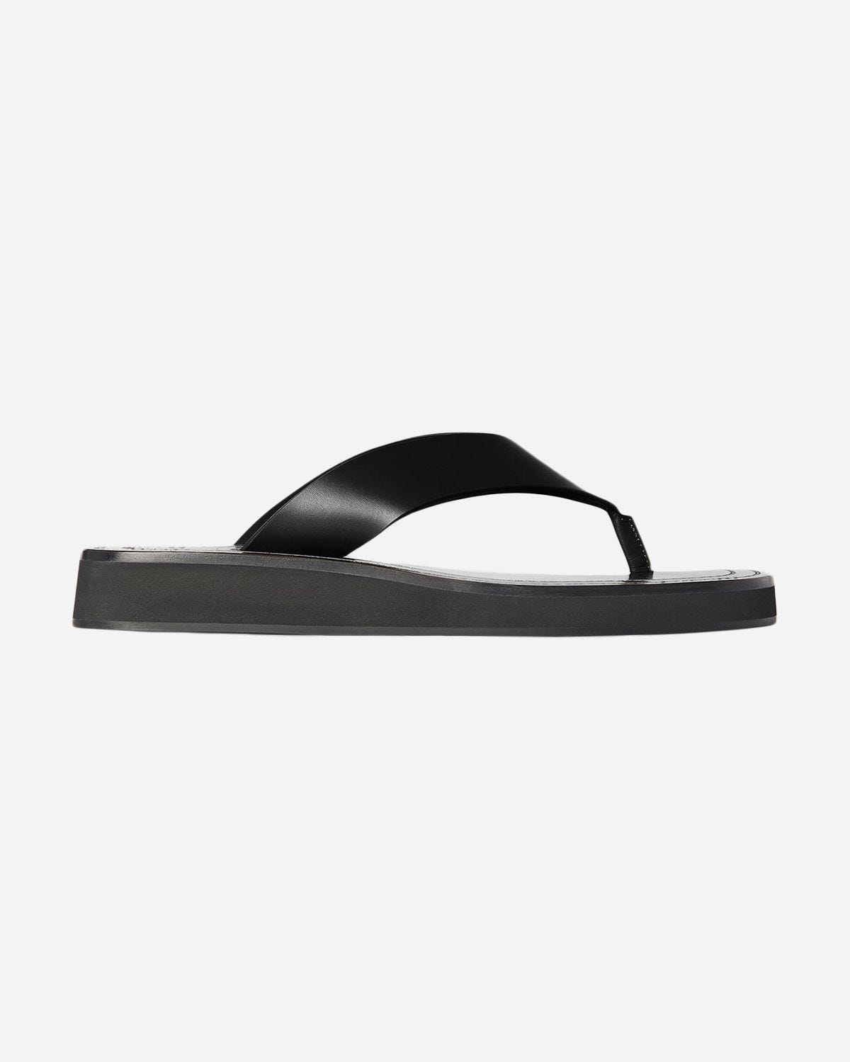 24 Best Beach Sandals For Women In 2024 — Cute Beach Sandal