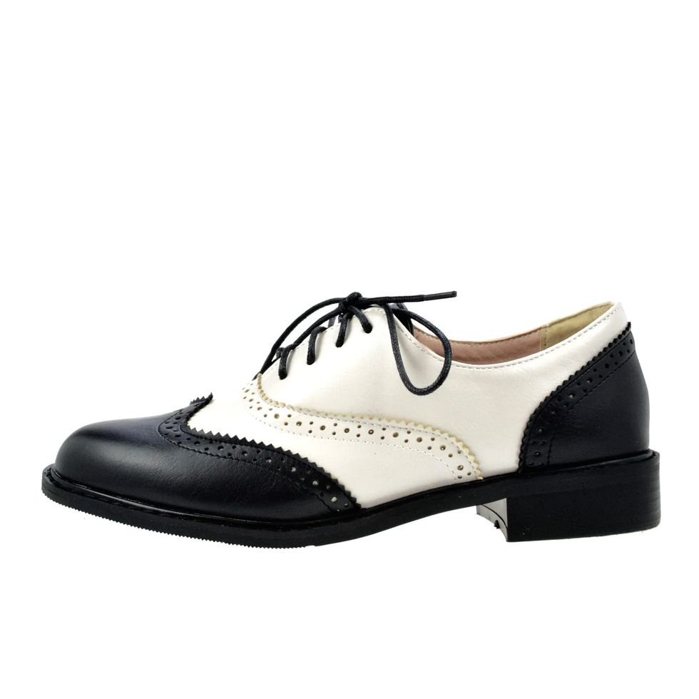 Black and White Wingtip Chunky Heeled Shoes