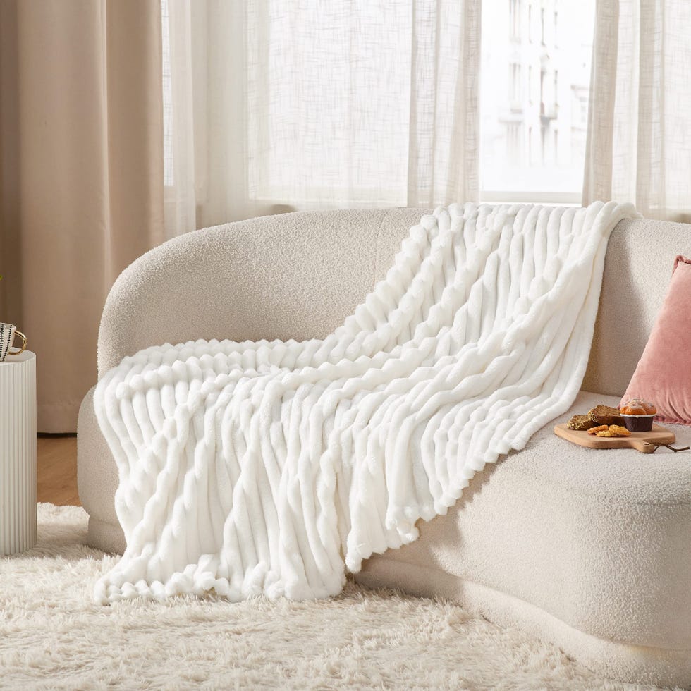 GentleSoft Throw Blanket