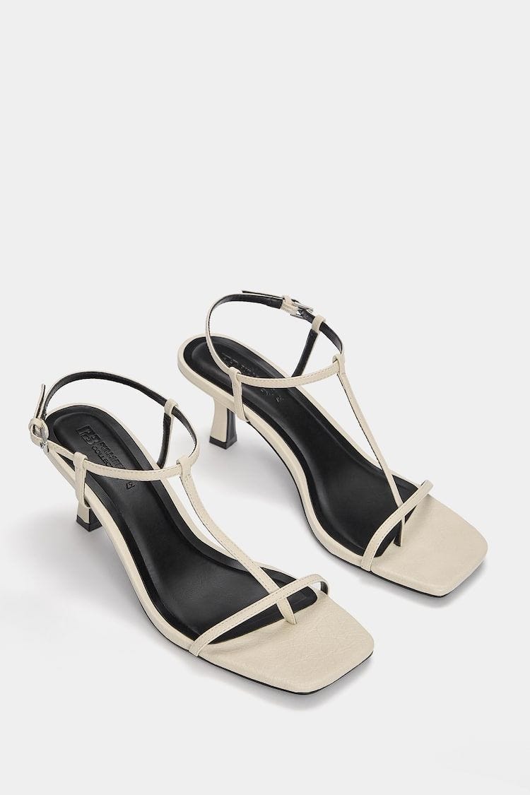 ¡Inspiración Dulceida! 6 tacones bajitos de Zara, Stradivarius y Pull&Bear que son tendencia y comodísimos 13 Moncloa Pull&Bear tacón con hebillas: comodidad y estilo con un toque de terciopelo