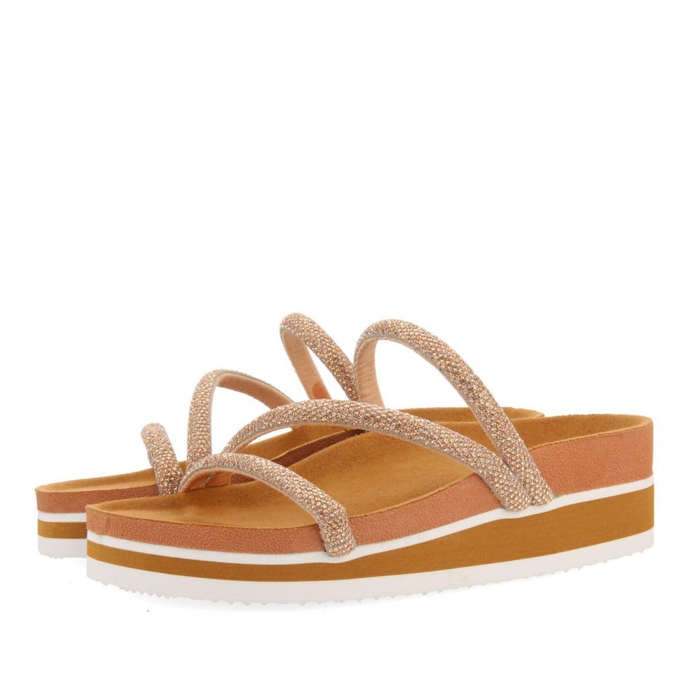 Sandalias con cuña tipo joya