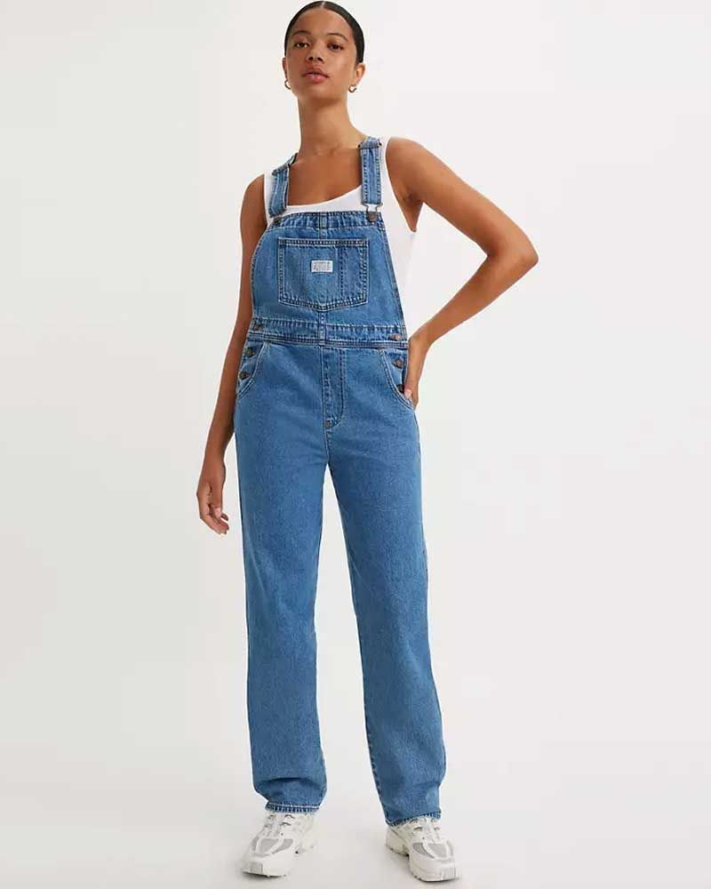 Sarah Jessica Parker shows us how to style dungarees this season