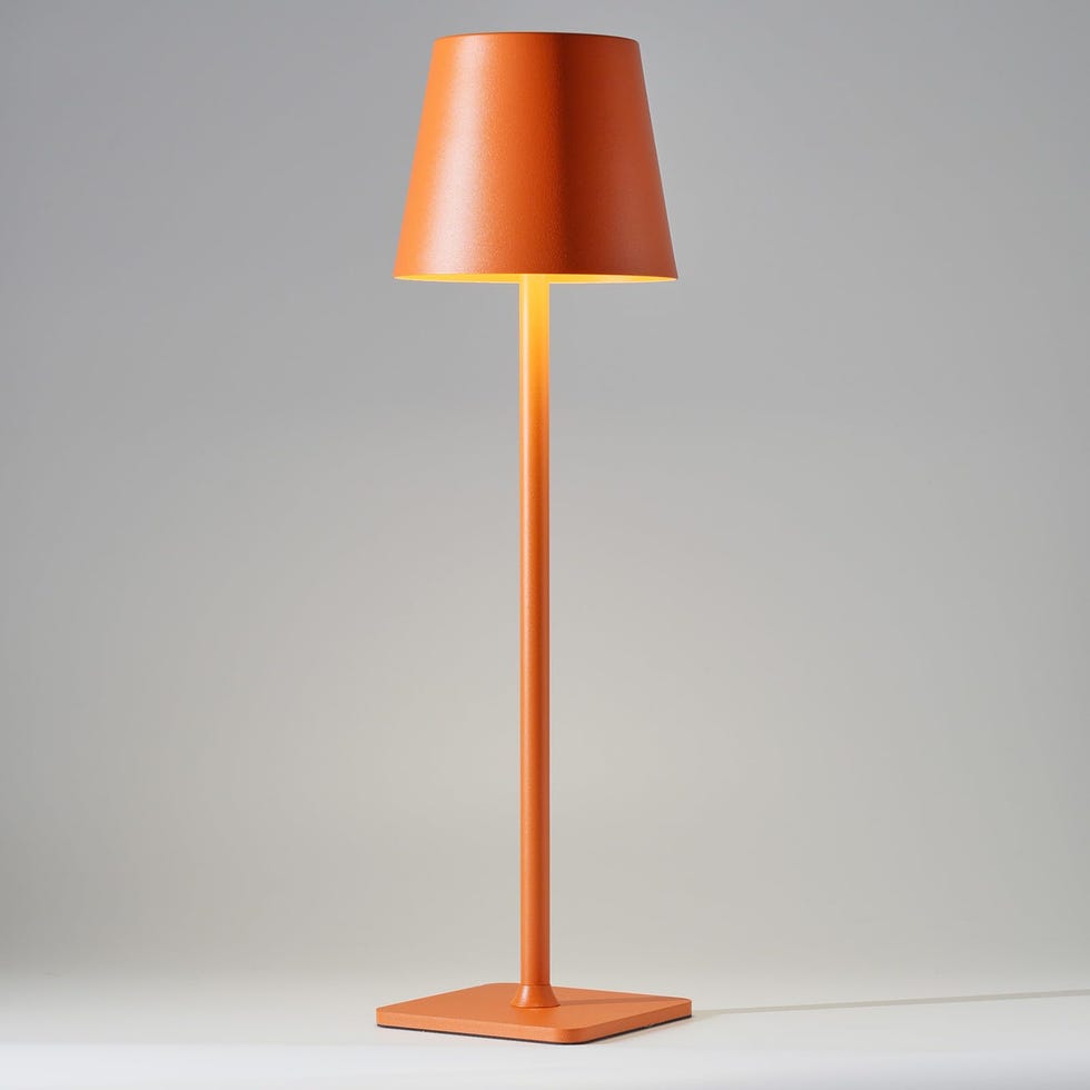 Wireless table lamp 