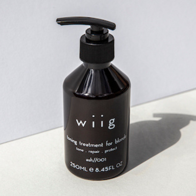 Toning Treatment for Blondes in Ash
