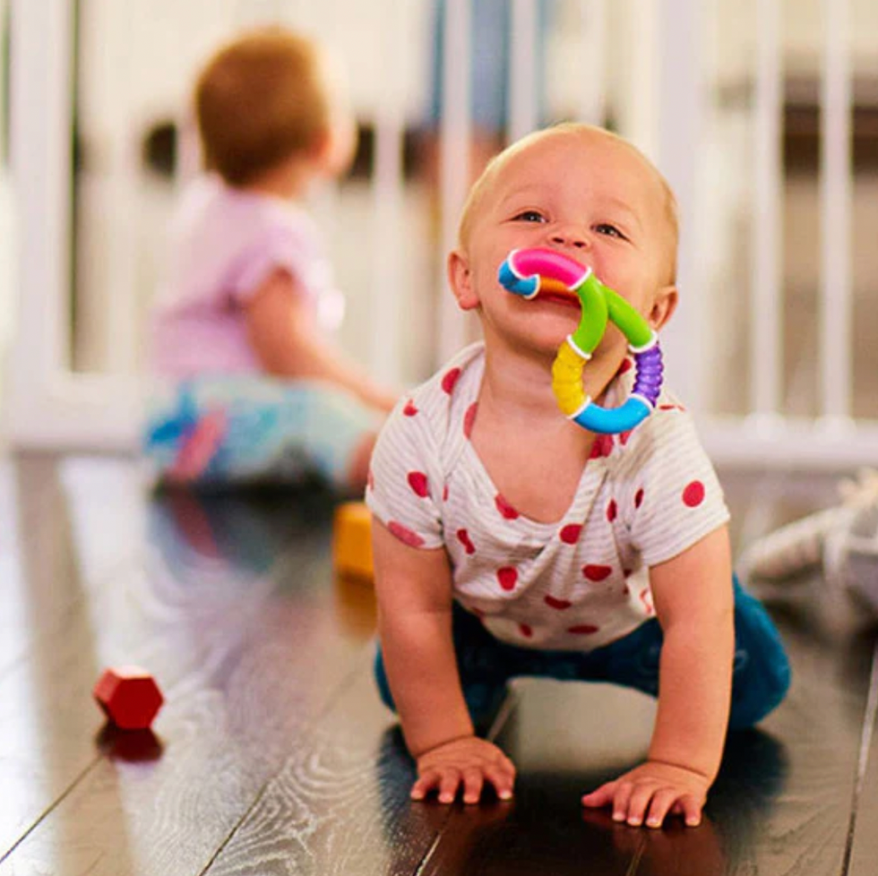 Twisty Figure 8 Teether