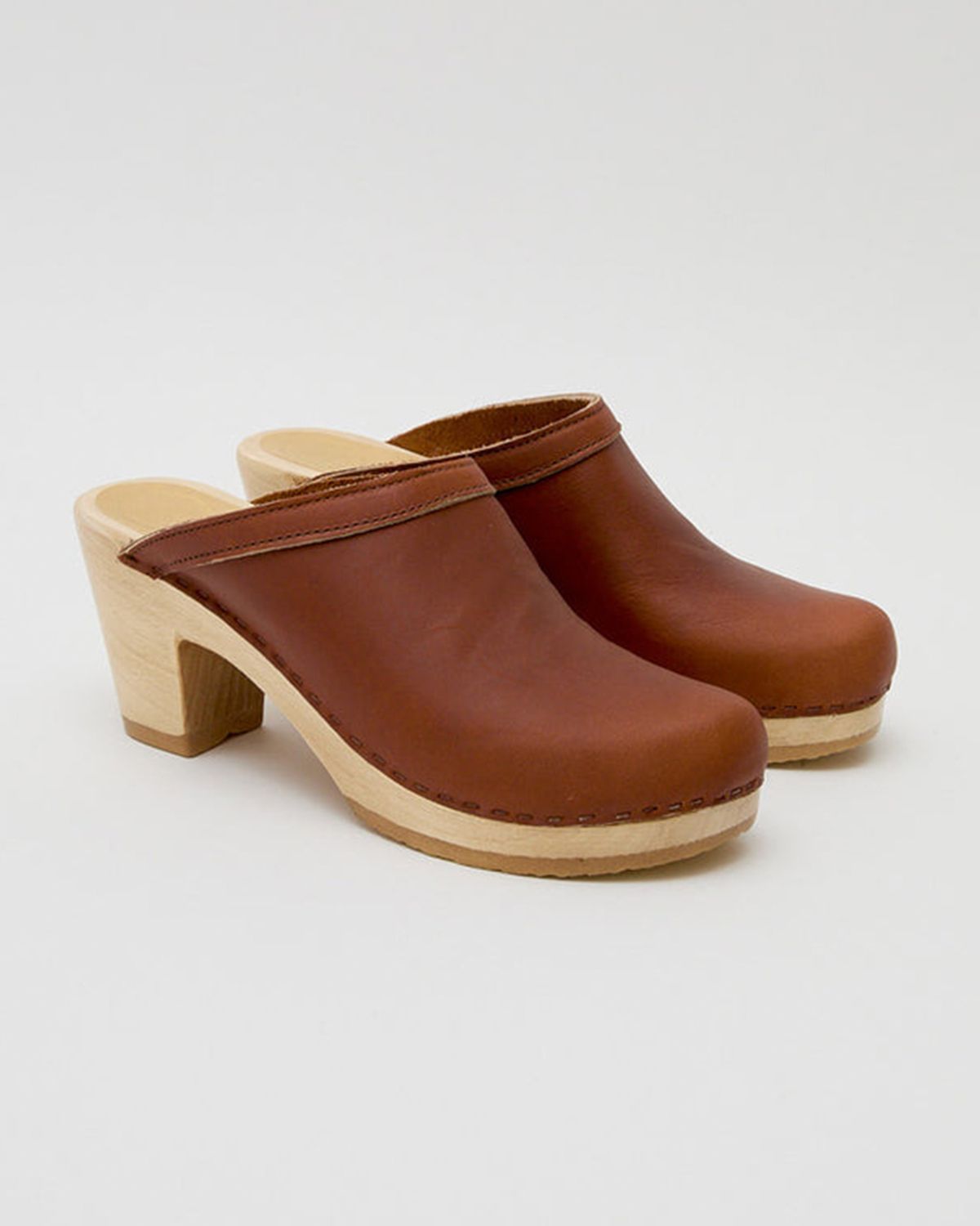 Women's comfort clogs retailer and mules