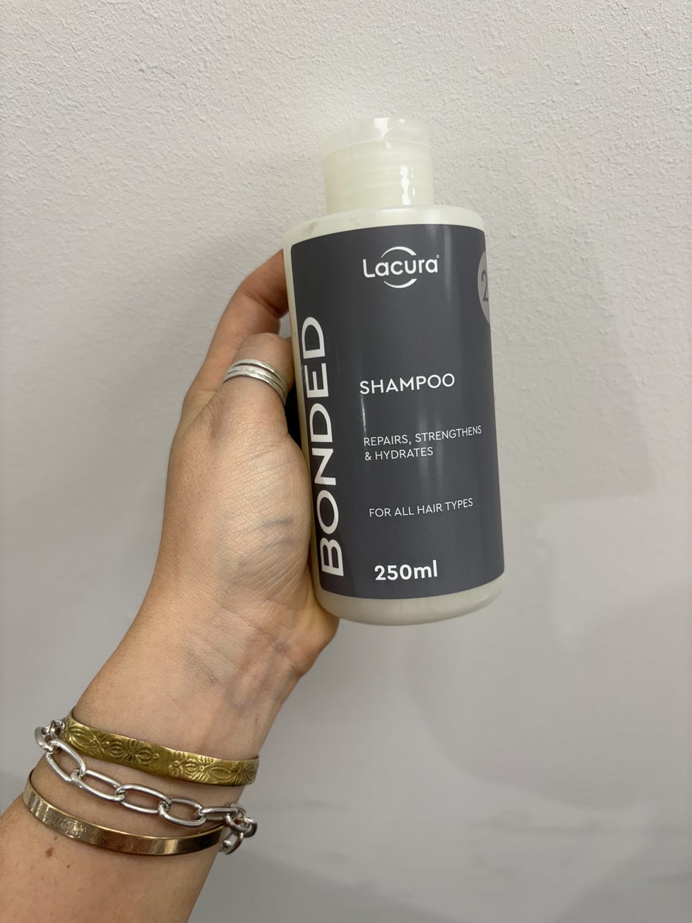 Lacura Bonded Bond Building Shampoo