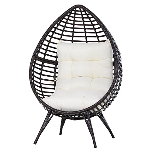 Sillón de ratán en forma de lágrima