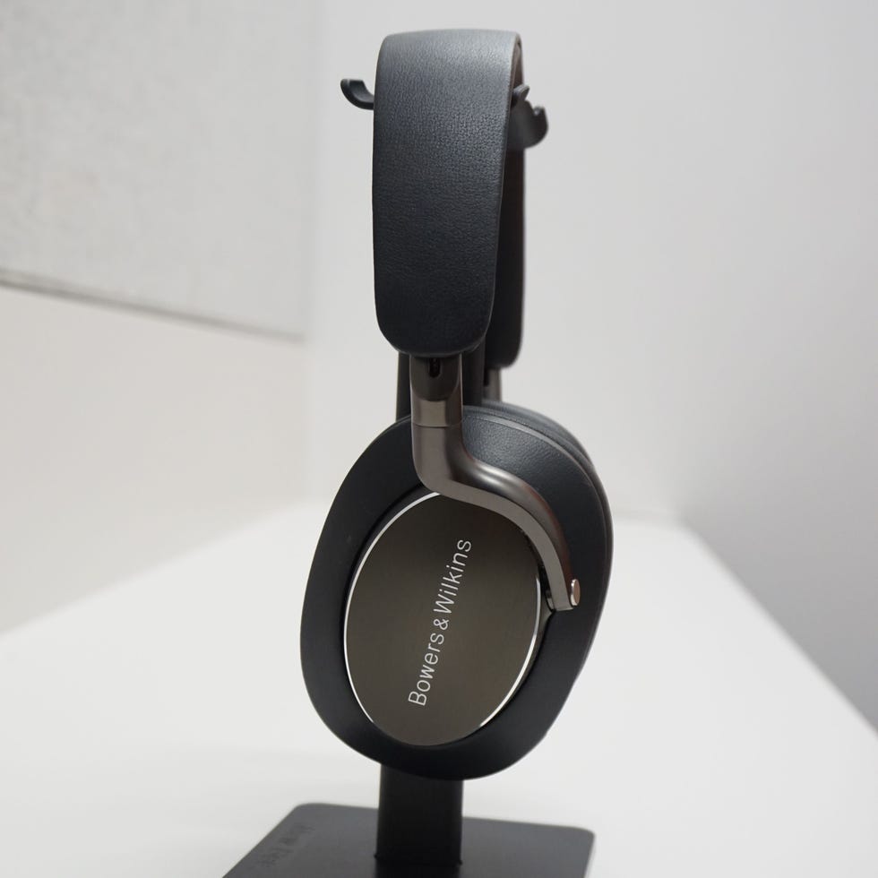 Bowers & Wilkins PX8