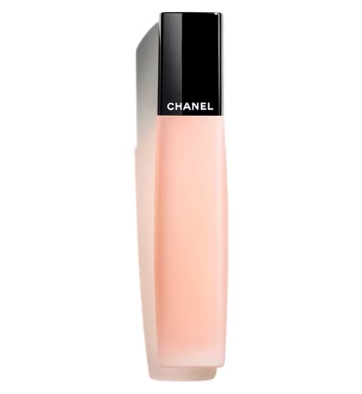 1722940532-chanel-66b1fc51479a8 أفضل زيوت البشرة لتهدئة آلام فراش الأظافر