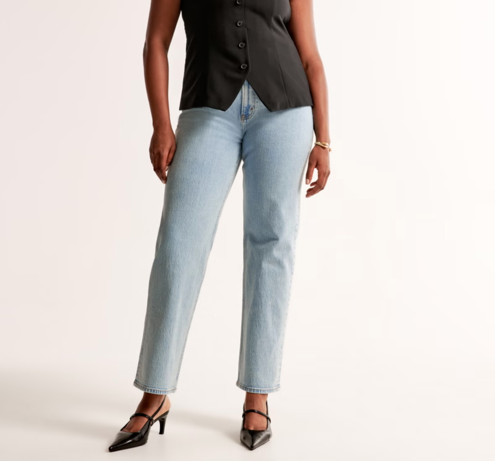 Straight cut vintage jeans with high waist