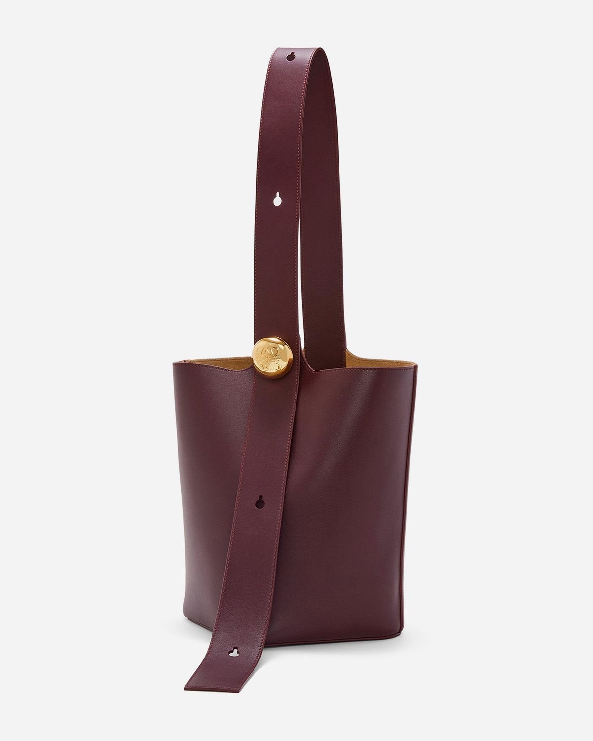 The ELLE Guide to Loewe's Most Iconic Handbags The ELLE Guide to Loewe's Most Iconic Handbags