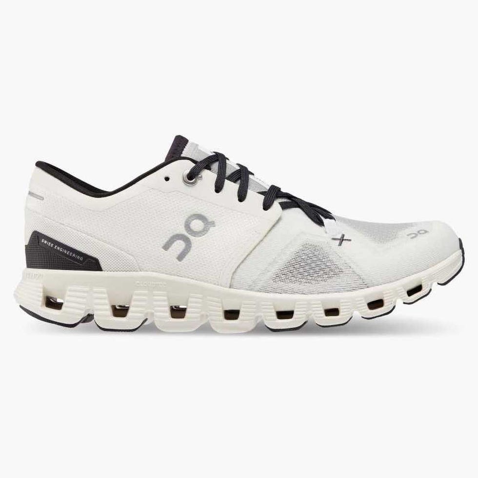 Cloud X 3 road running shoes