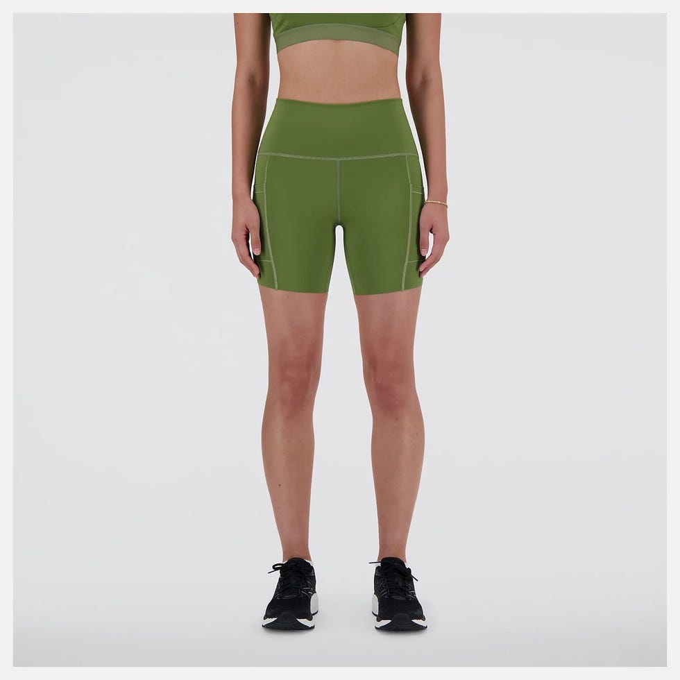 Sleek Pocket High Rise Short 6"