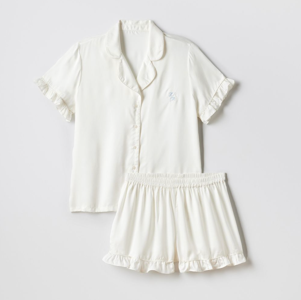 Short satin pajamas with ruffles