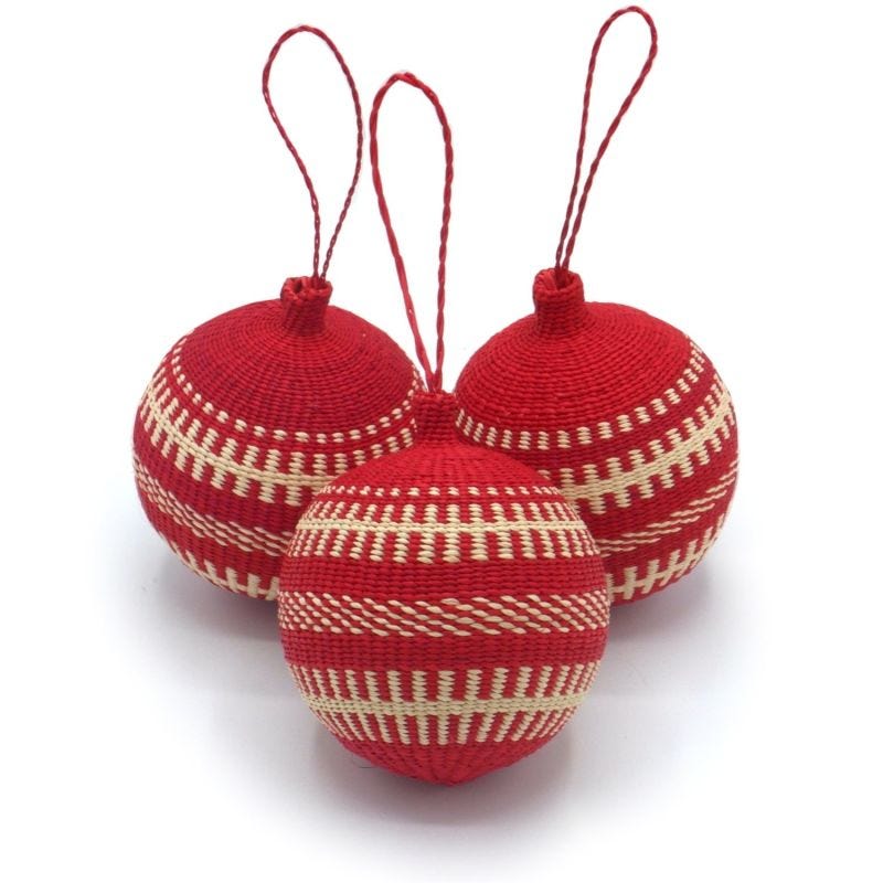 Red and white Christmas tree balls 3-pack