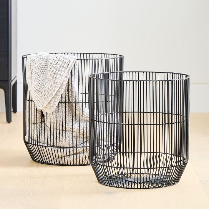 Round baskets made of fine metal