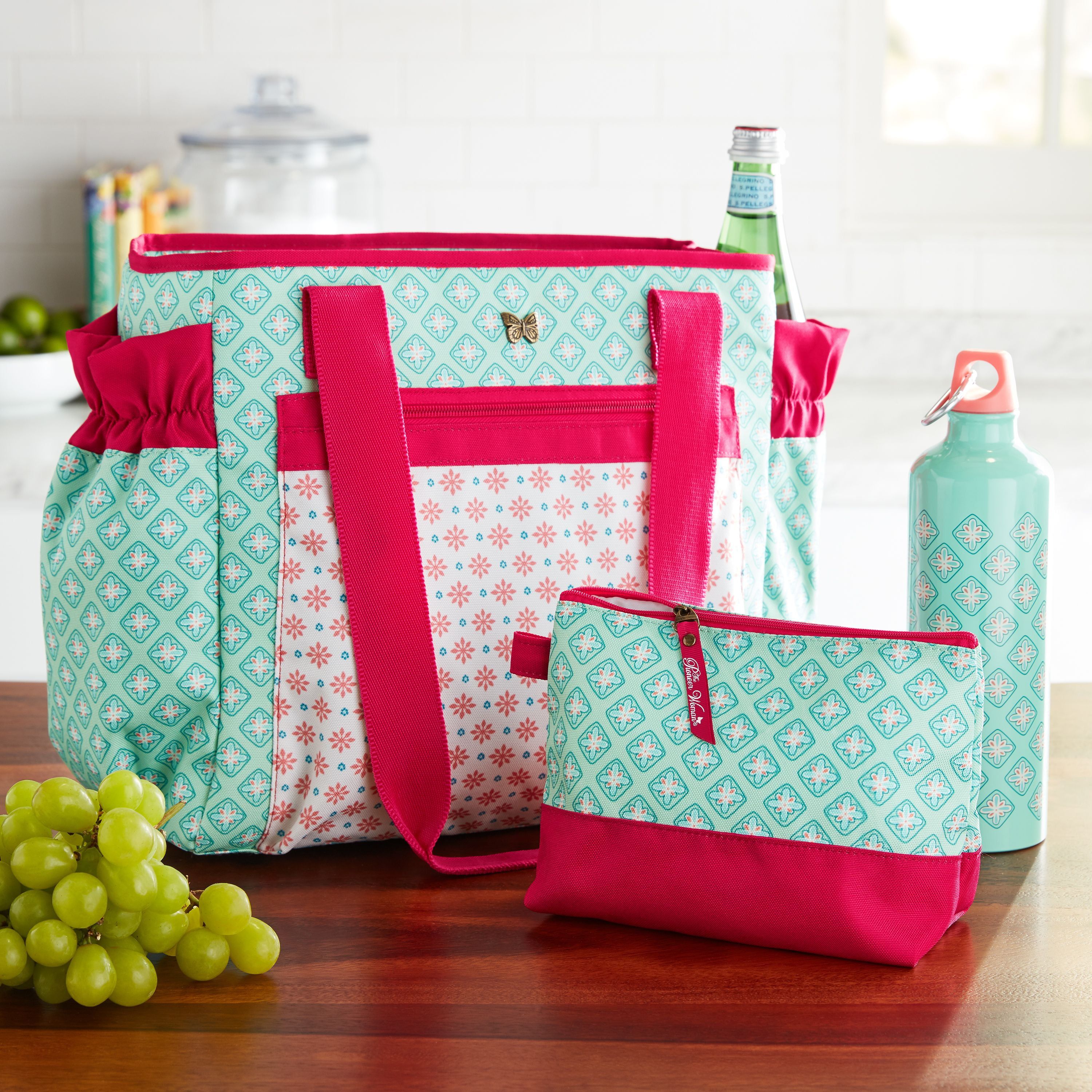 Pioneer Women offers Floral Ogee 4pc Lunch Tote Set