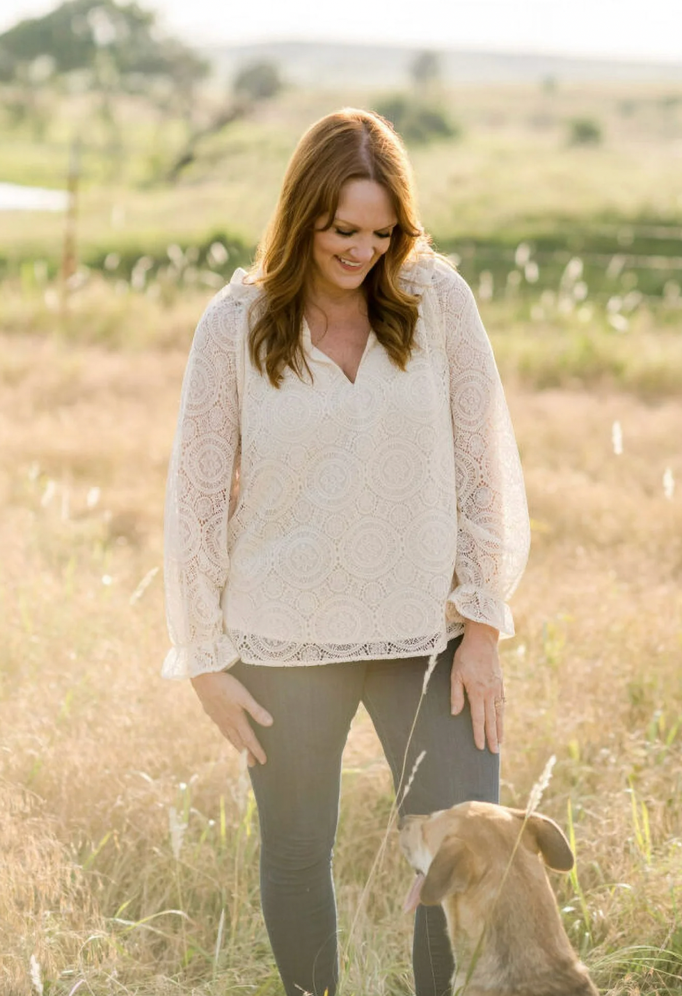 The Pioneer Woman – Lace blouse with ruffled collar and long sleeves