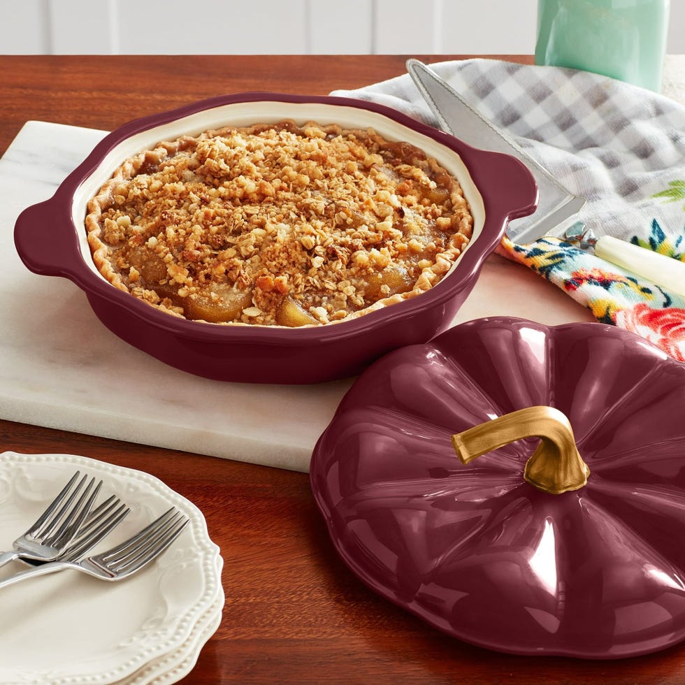 The stoneware pumpkin pie casserole dish from Pioneer Woman