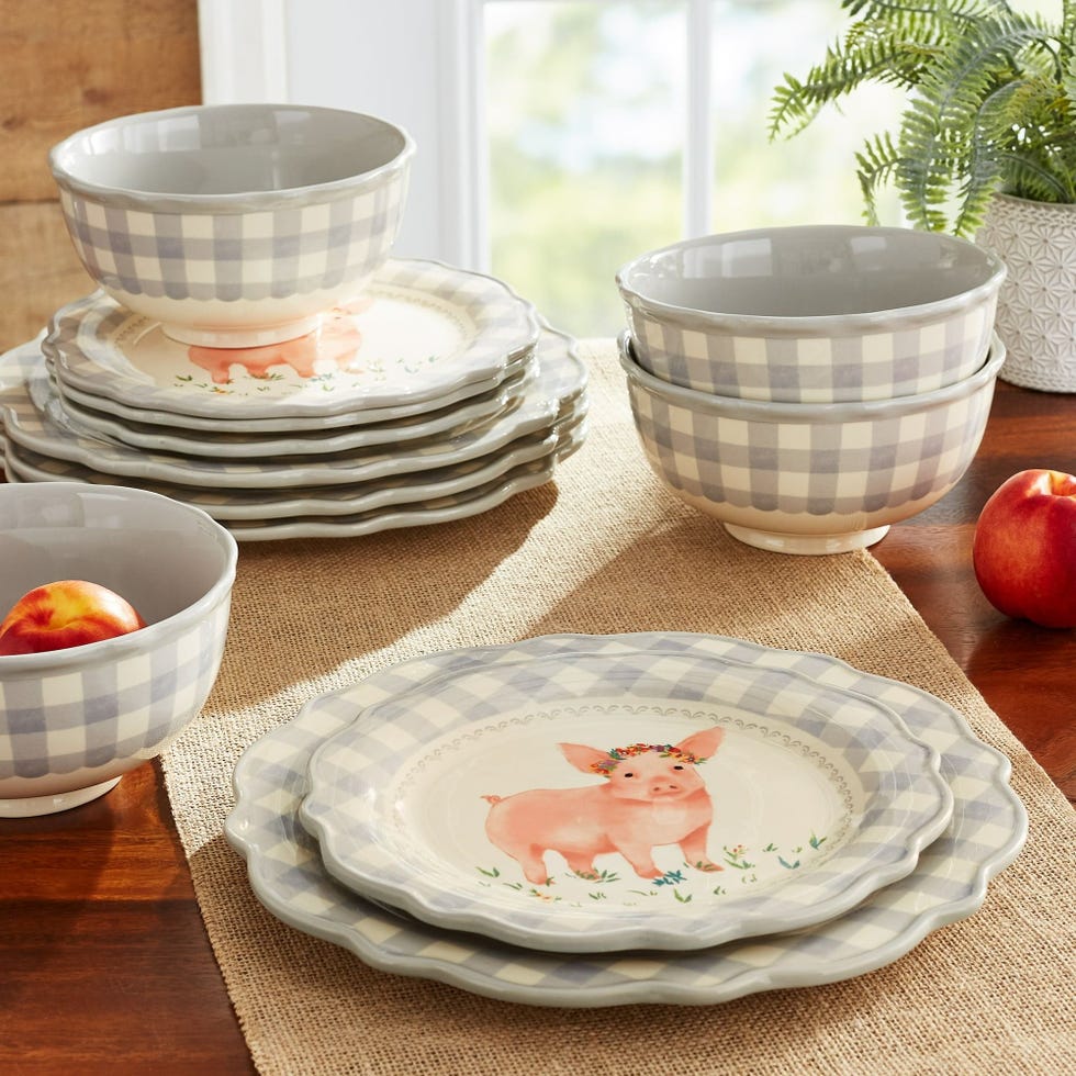 The Pioneer Woman 12-piece dinnerware set “Gingham Grey”