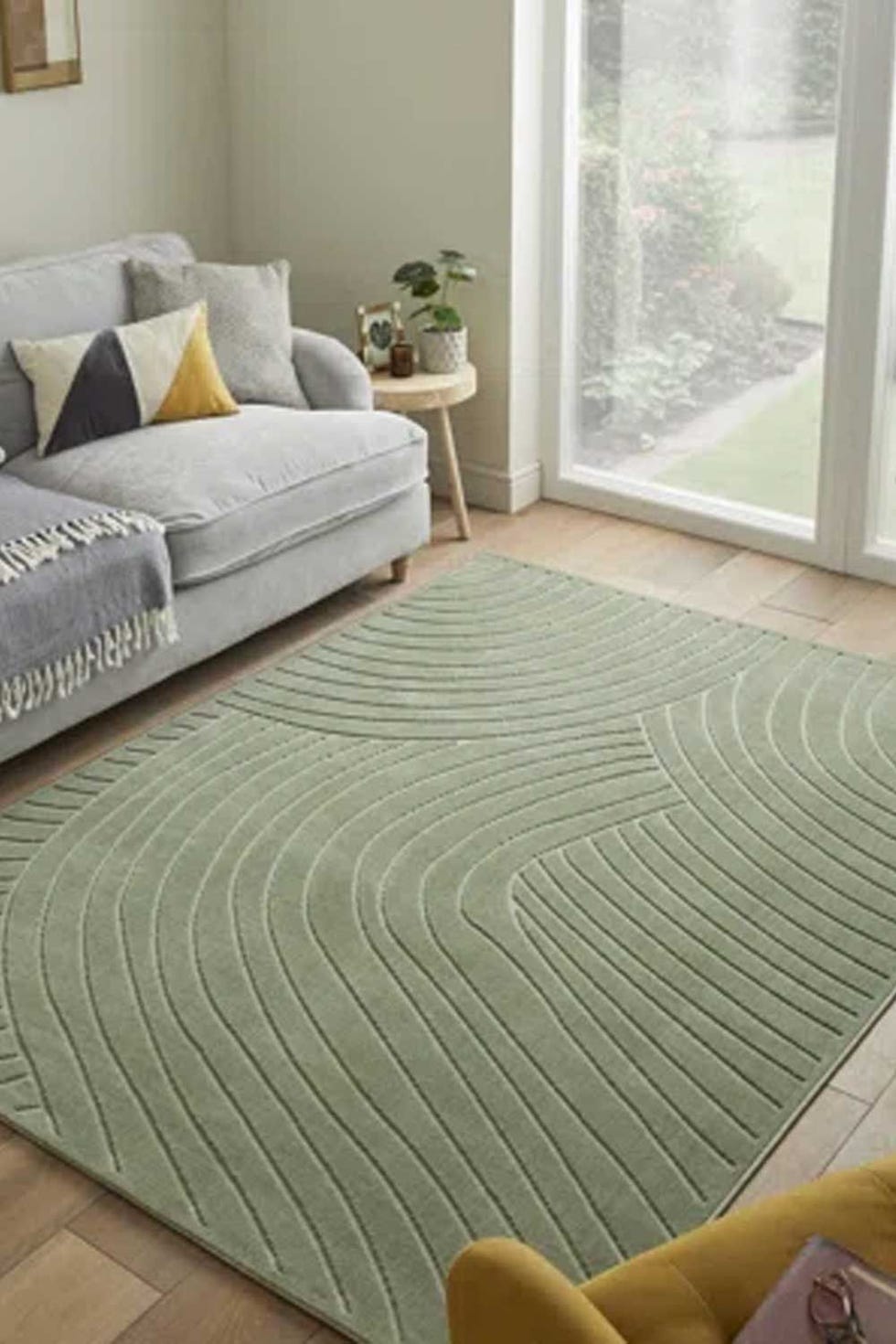 Machine Woven Green Area Rug