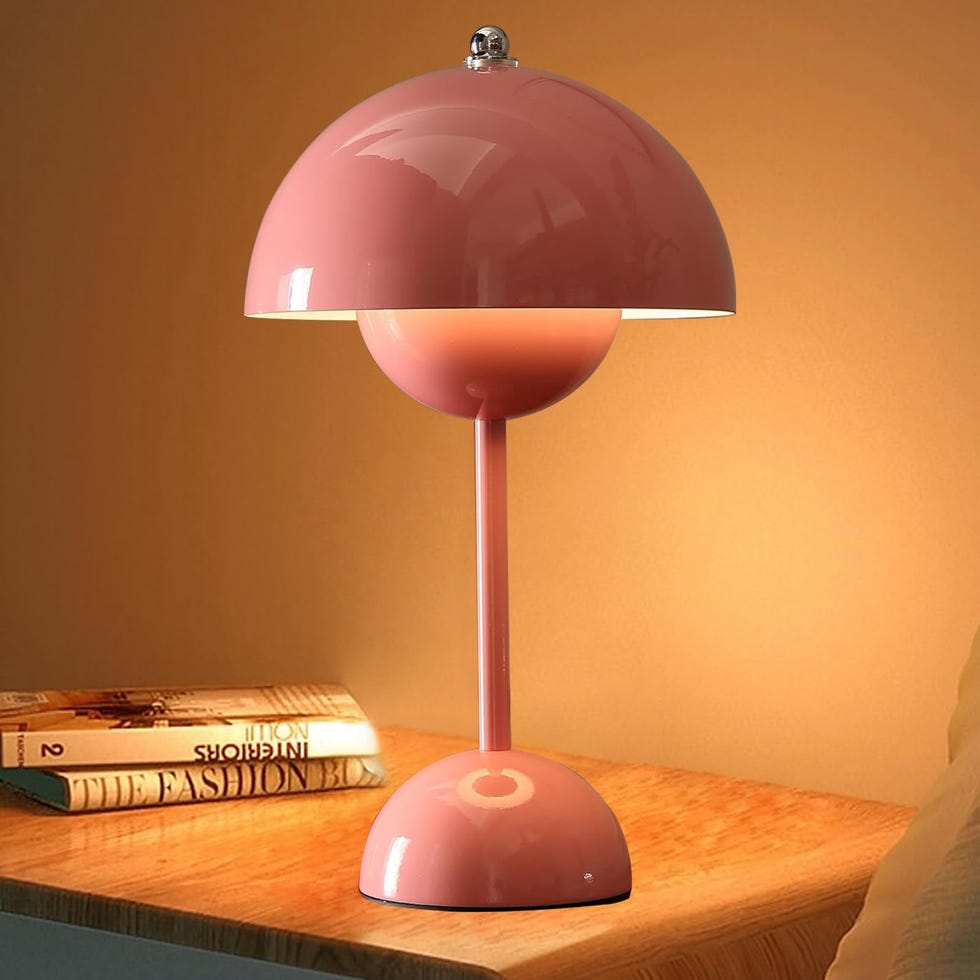 Lámpara de mesa en color rosa