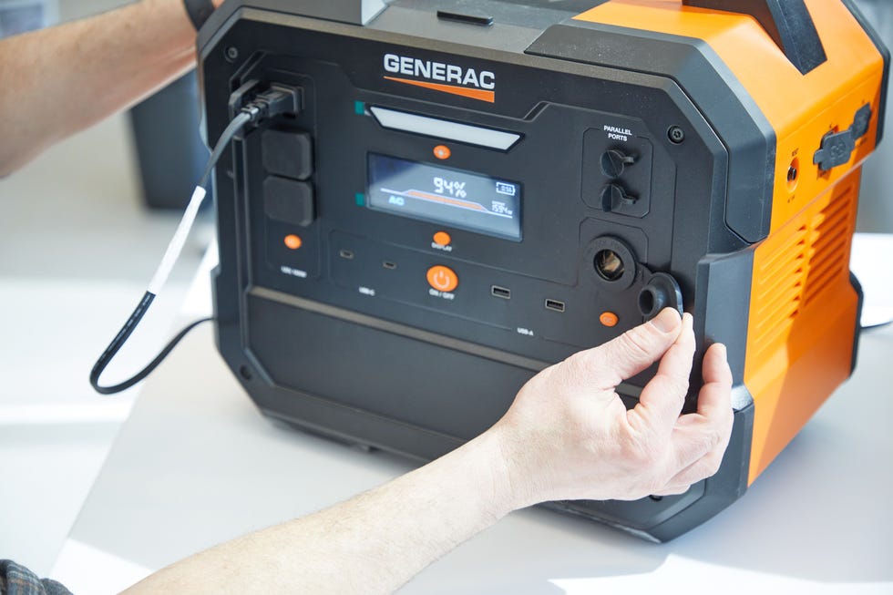 GB2000 Portable Power Station 