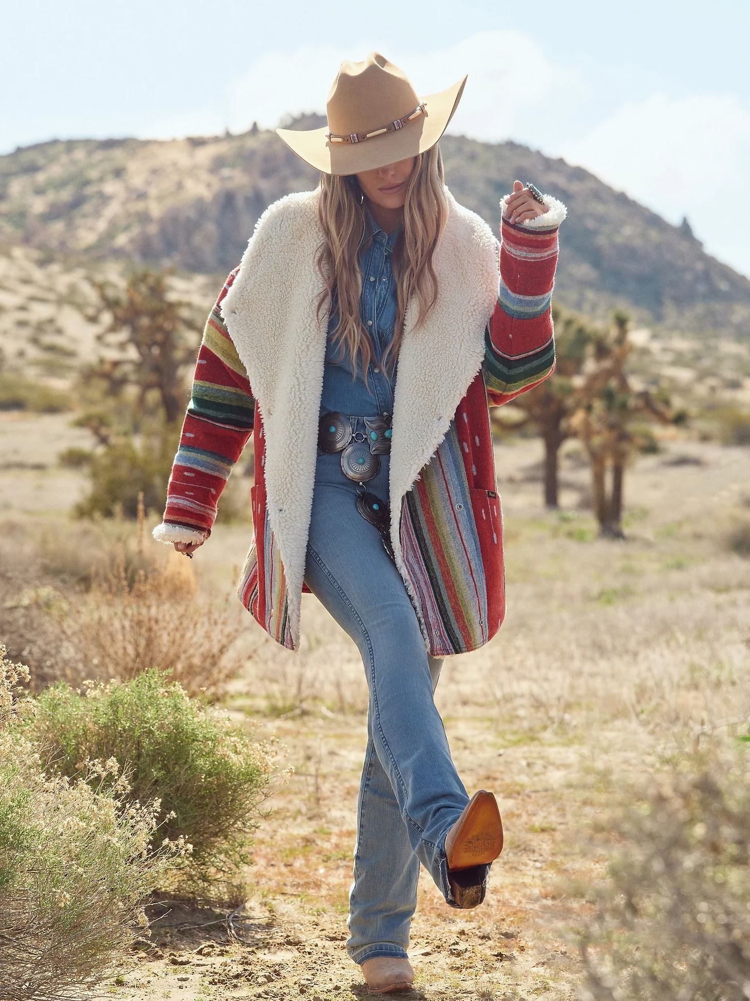 Lainey Wilson Has a New Collab With Wrangler That's Cowgirl Chic
