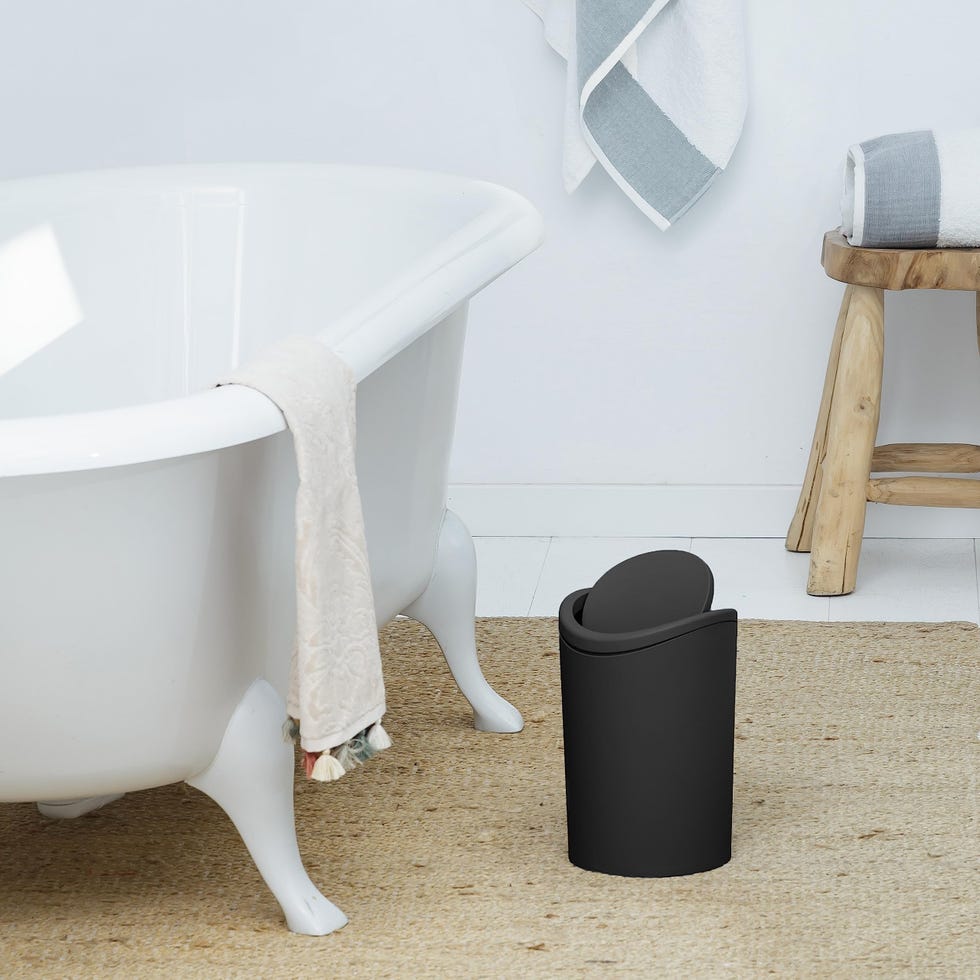 Papelera de baño negra