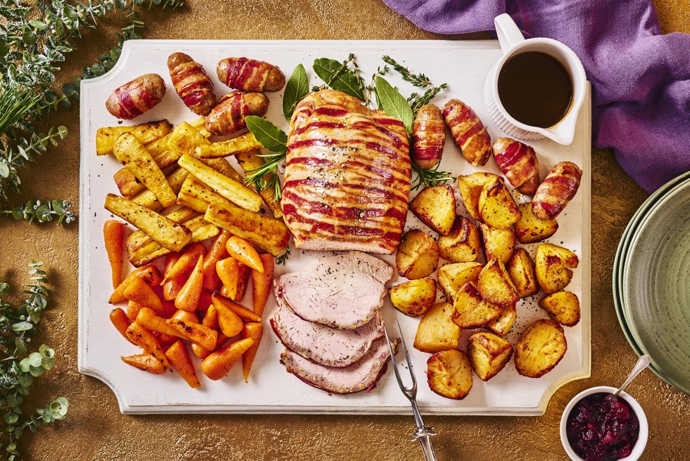 Taste the Difference Slow Cooked Proper Christmas Dinner Box 3.35kg