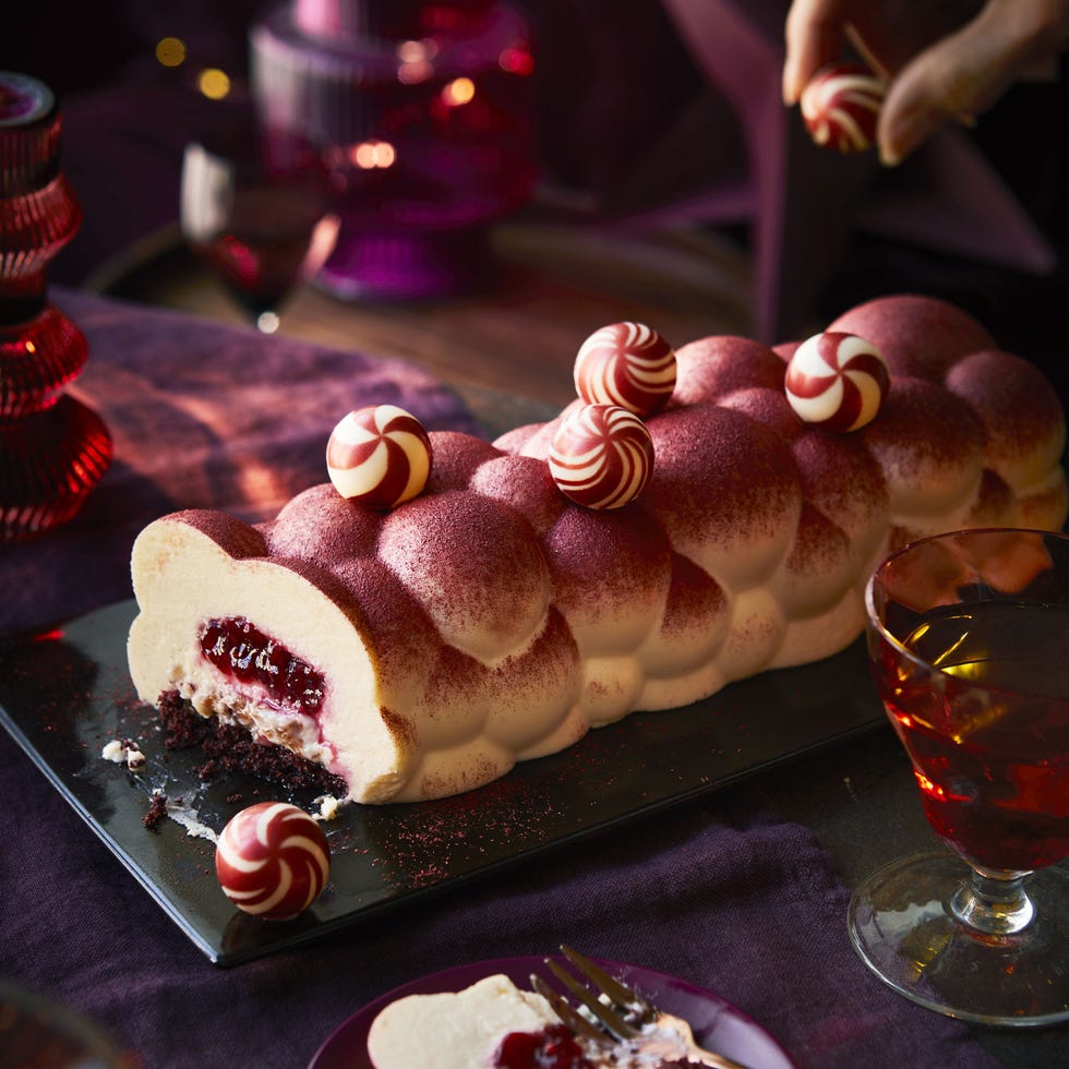 No 1 Red Velvet Bauble Dessert 730g