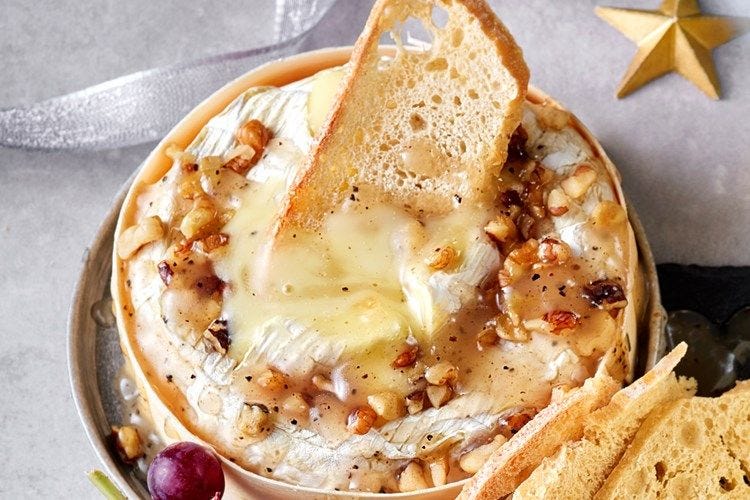 Finest Baking Brie with Winter Fruits Glaze & Pistachios 590g