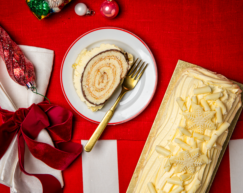 Clementine and White Chocolate Yule Log 897g