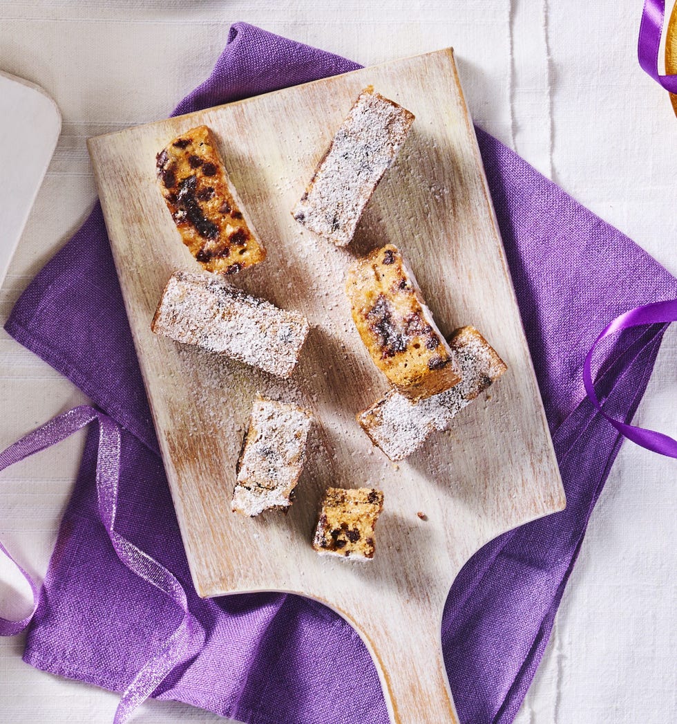 Taste the Difference Chocolate & Hazelnut Stollen Slices 6pk