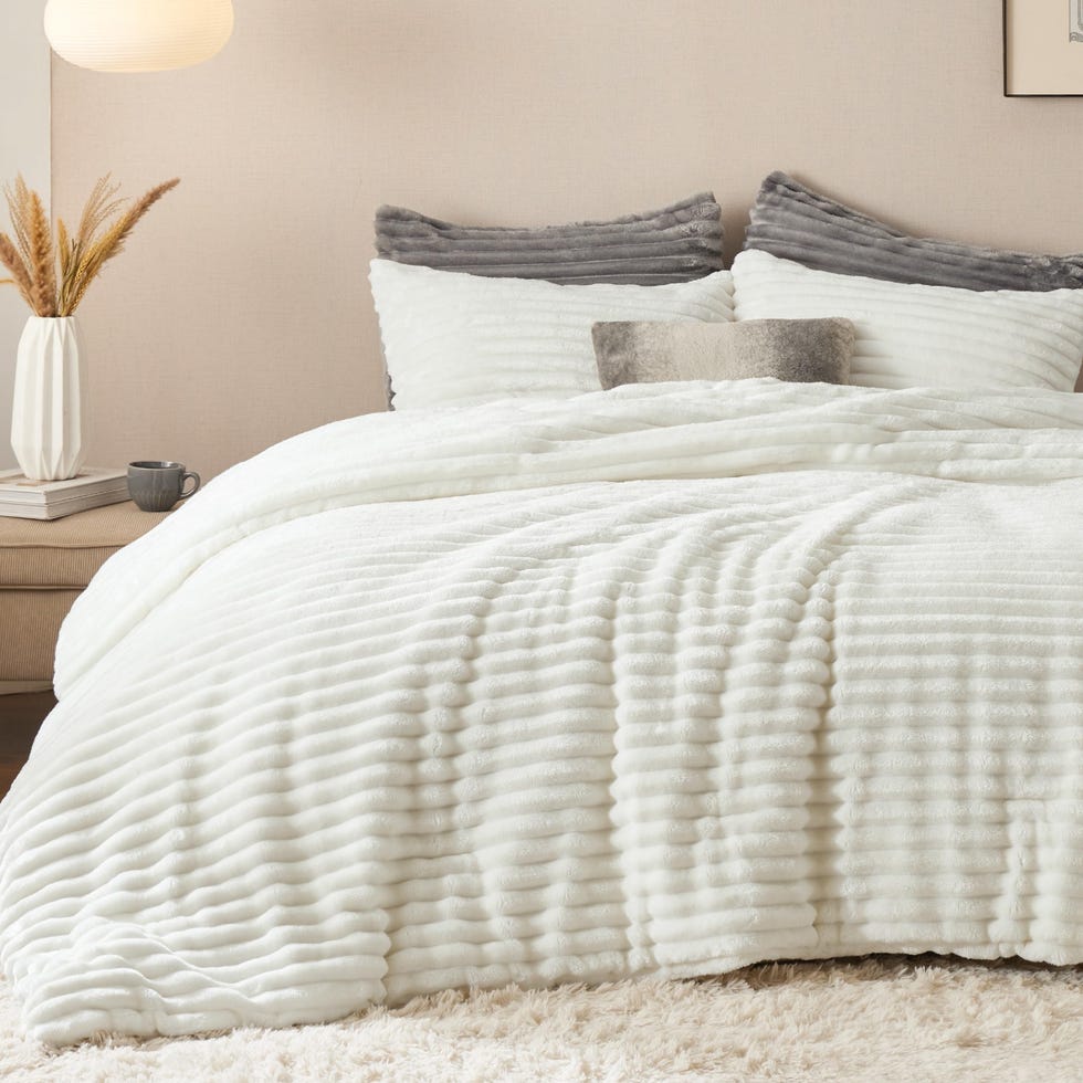 Fluffy Comforter Set 