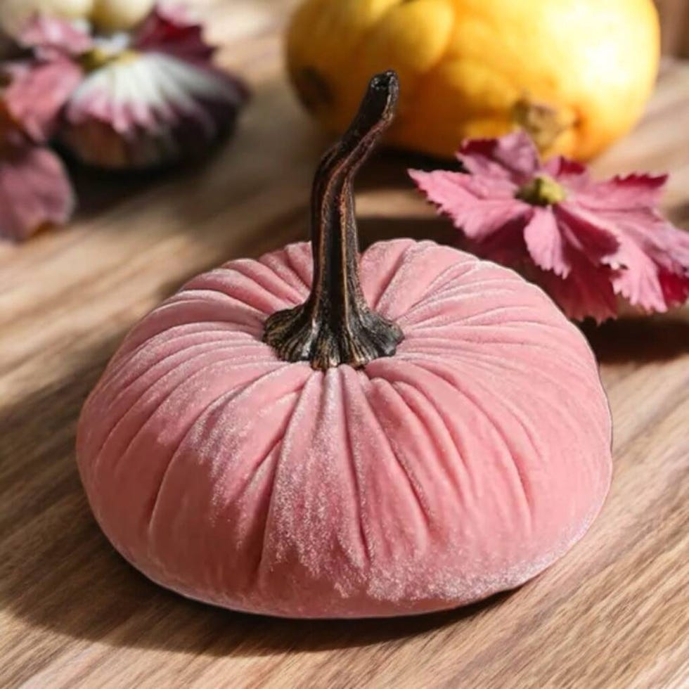 15 cm pink velvet pumpkin with LED fairy lights