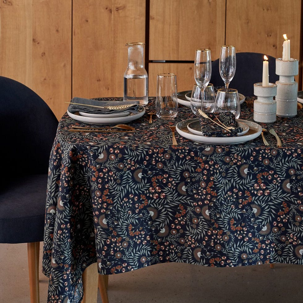 Majari tablecloth in washed cotton with pattern