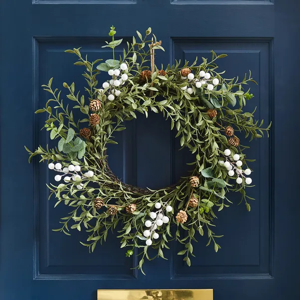 55cm Artificial Mistletoe & White Berry Wreath