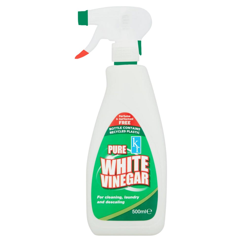 White Vinegar Cleaning Spray