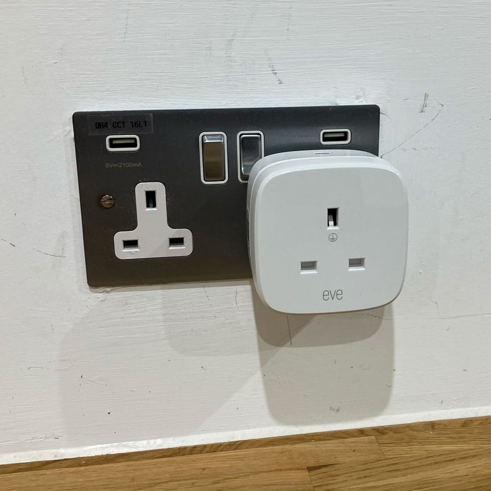 Eve Energy UK Matter Smart Plug