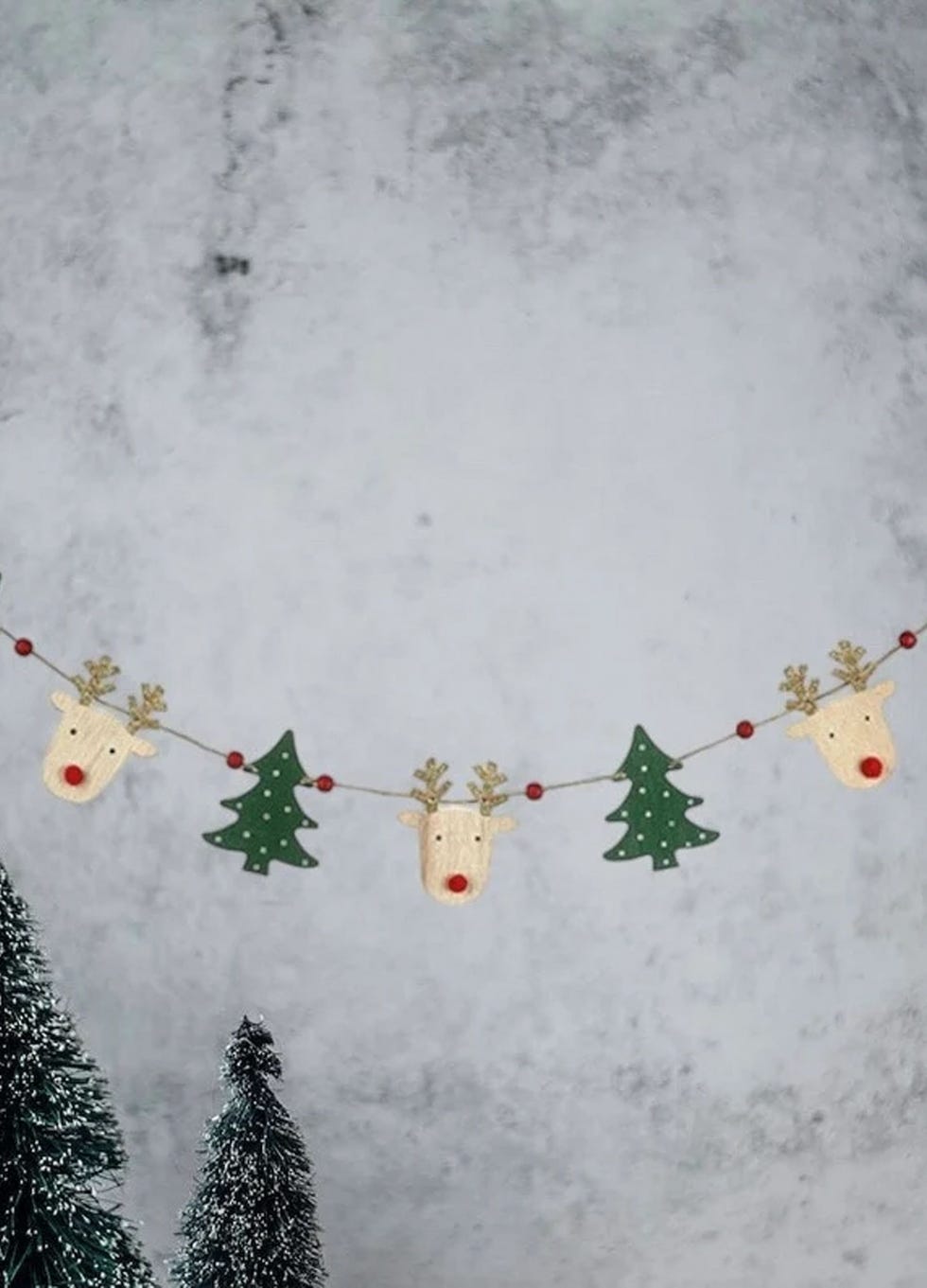 Wooden Reindeer And Christmas Tree Garland