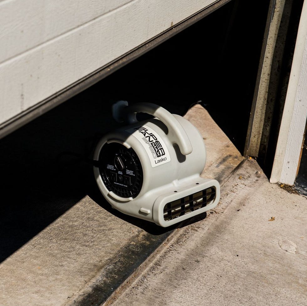 Super Fan Max Multi-Purpose Compact Air Mover Super Fan Max Multi-Purpose Compact Air Mover
