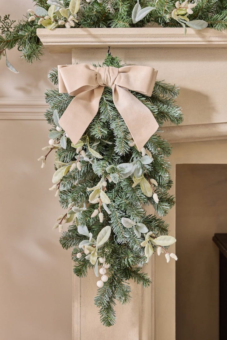 Green Frosty Light Up Christmas Wreath