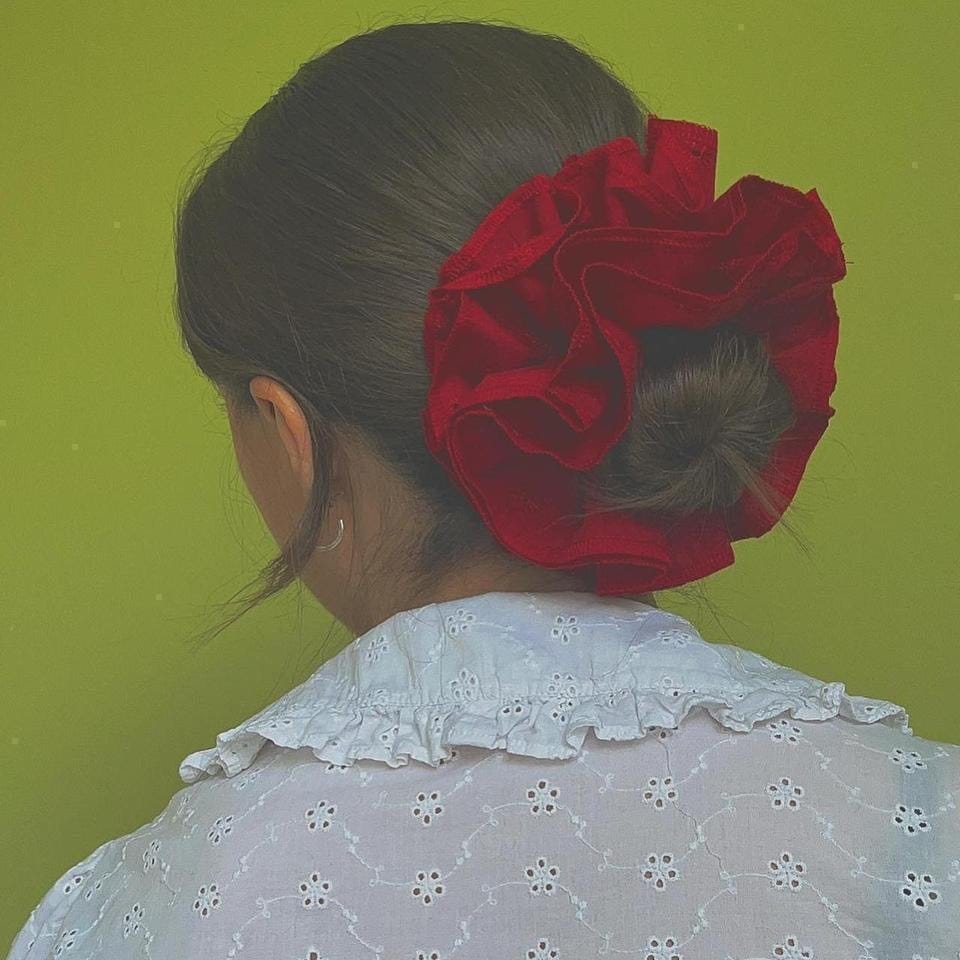 Scrunchie with red rose ruffles