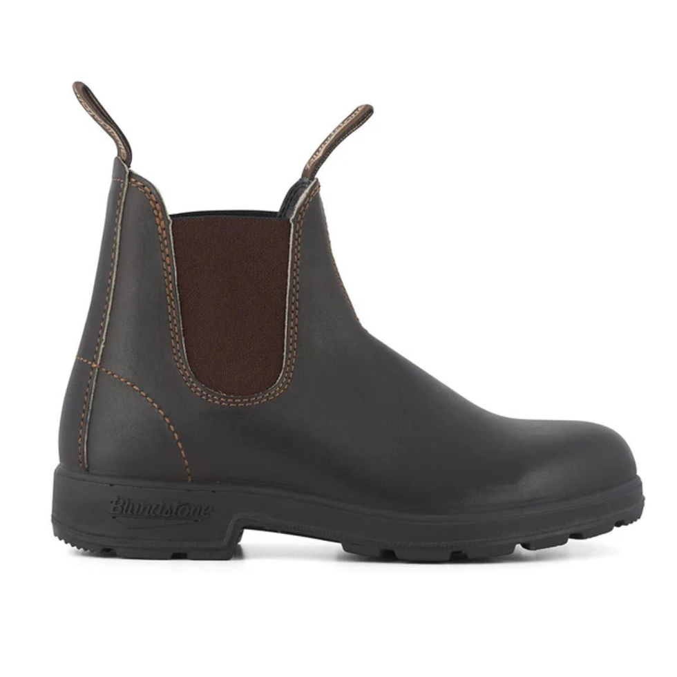 1729526860-blundstone-chelsea-boot-best-winter-boot-67167b744ee12 أفضل 13 حذاء شتوي يمكنك شراؤه لكل المناسبات 2024