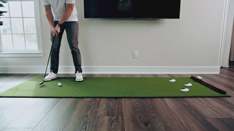 Indoor/Outdoor Golf Putting Green