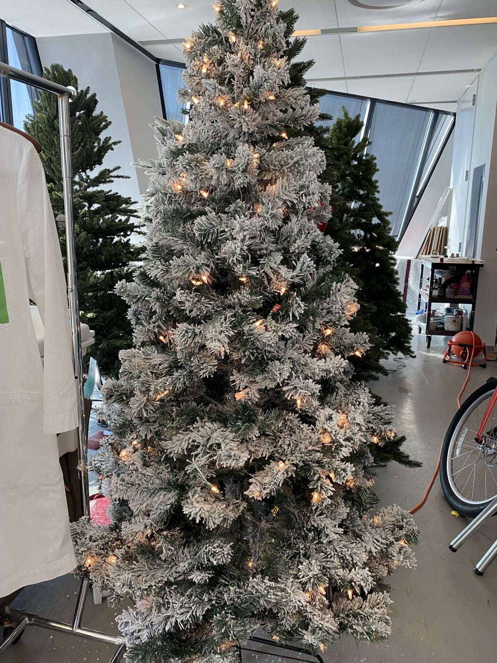  Pre-Lit Snow Flocked Artificial Pine Christmas Tree 