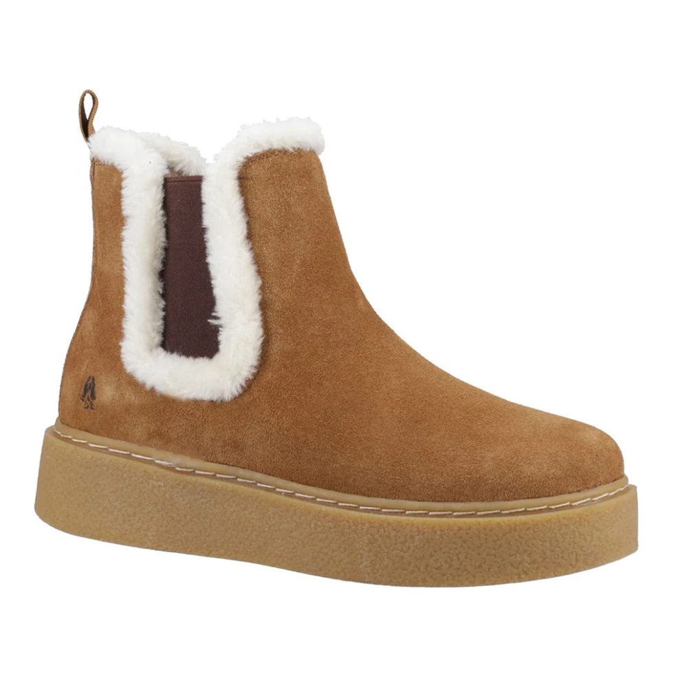 1729589627-hush-puppies-best-ugg-winter-boot-6717717633986 أفضل 13 حذاء شتوي يمكنك شراؤه لكل المناسبات 2024