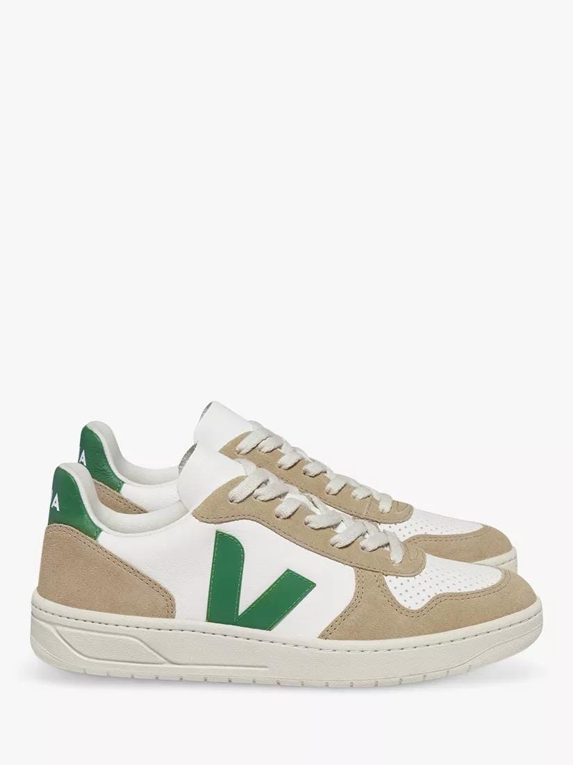 V10 Trainers